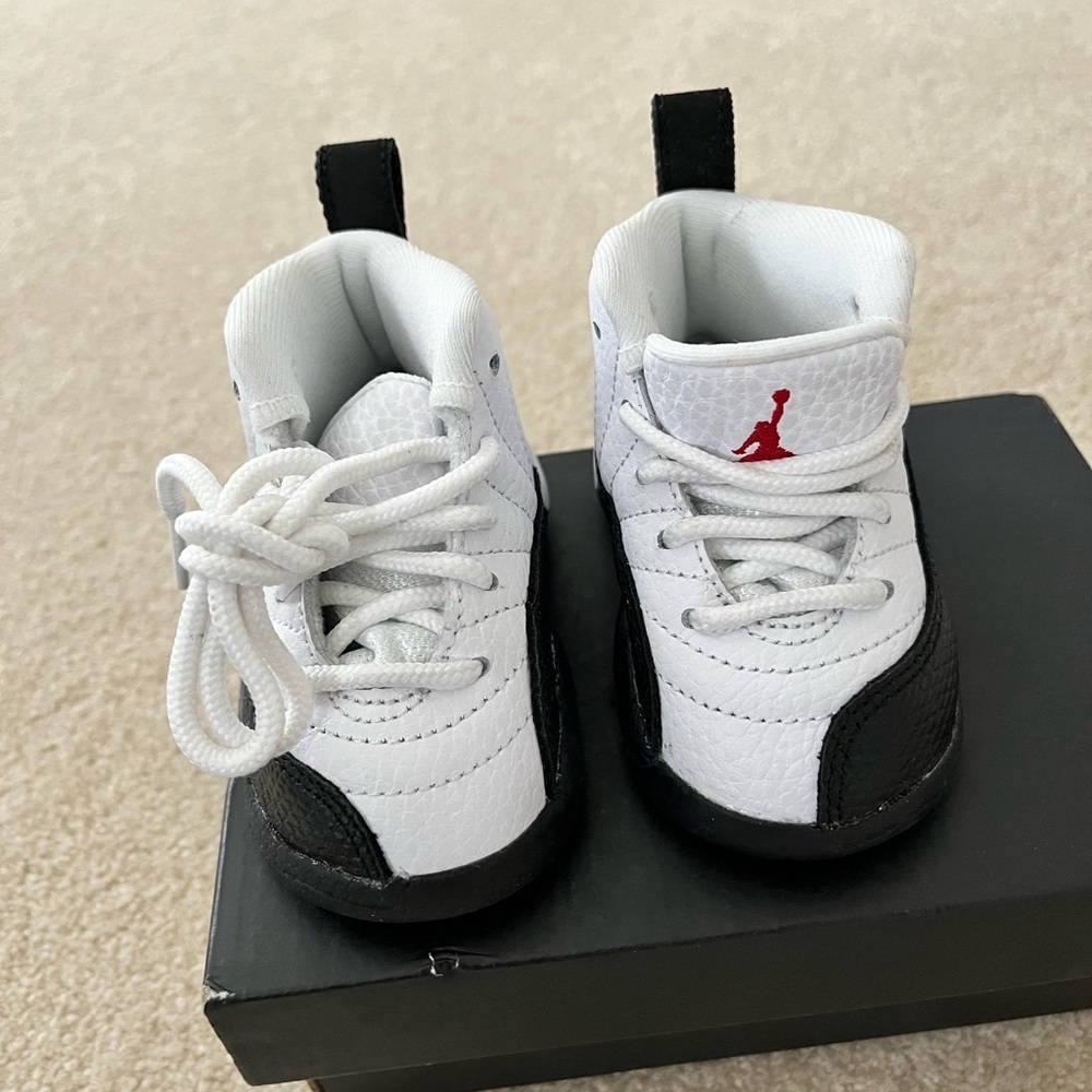 Jordan 12 Retro Box — Black, White, Red - Picture 2 of 4